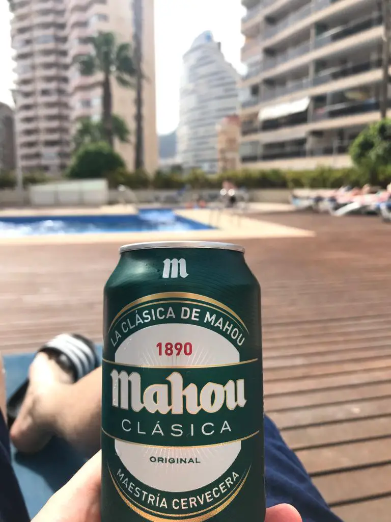 A picture of the Spanish Beer Mahou