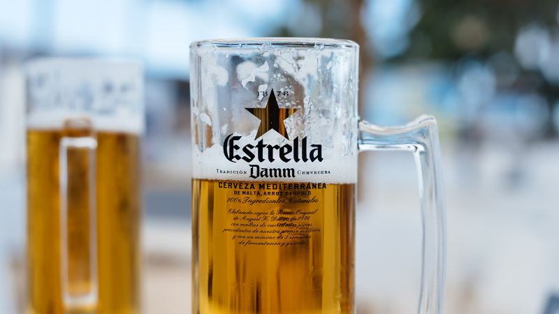 A picture of the Spanish beer Estrella Damm